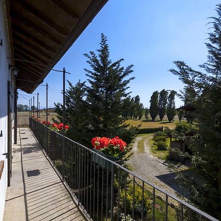 Отель Agriturismo Cascina Marzana Павия Экстерьер фото
